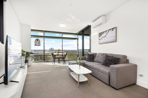 Relaxing Getaway In Olympic Park - Accommodation Broadbeach 0