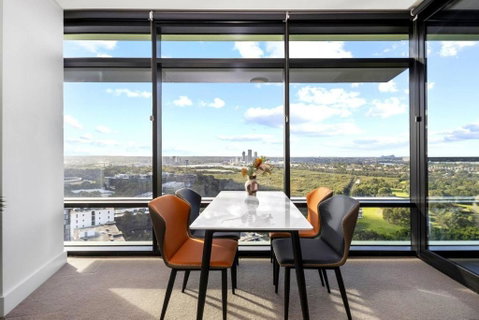 Relaxing Getaway In Olympic Park - Accommodation Broadbeach 2