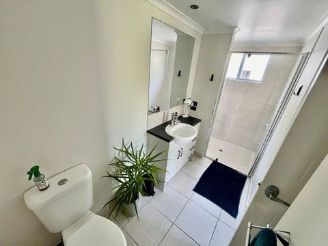 Resort Style Holiday Unit - Accommodation Broadbeach 2