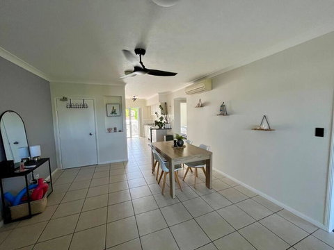 Resort Style Holiday Unit - Accommodation Broadbeach 3