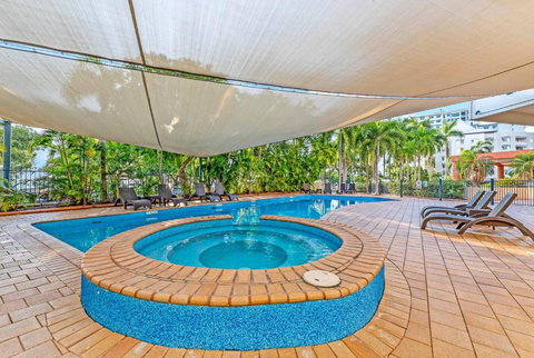Resort Style King Pad With Sparkling Sea Views - Accommodation Broadbeach 1