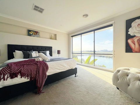 Retreat Andrew House - Accommodation Broadbeach 1