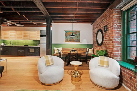 Retro Meets Industrial At Heritage Bond Store - Accommodation Broadbeach 1