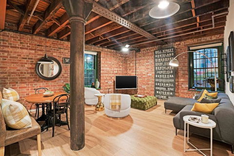 Retro Meets Industrial At Heritage Bond Store - Accommodation Broadbeach 0