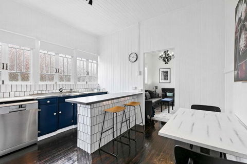Retro On Walker - Accommodation Broadbeach 2
