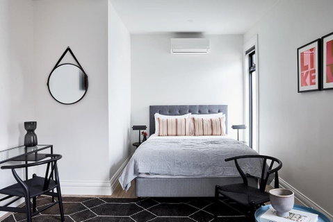 Richmond Studios By Short & Long Stays - Accommodation Broadbeach 3