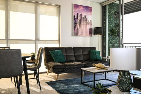 River View Apartment In Brisbane With Parking - Accommodation Broadbeach 0