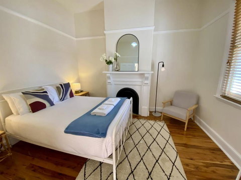 Roseland Cottage - CBD Heritage - Accommodation Broadbeach 3