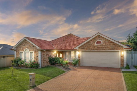 Roselawn Manor - 5 Bedroom Entertainer - Accommodation Broadbeach 1