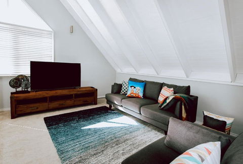 Rosella - Accommodation Broadbeach 3