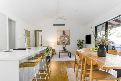 Rubber Soul - Accommodation Broadbeach 1