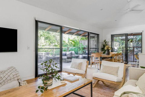 Rubber Soul - Accommodation Broadbeach 2