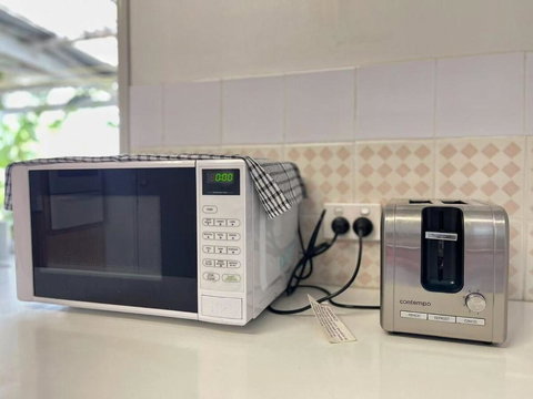 Runaway Bay Family Haven With 4beds - Accommodation Broadbeach 1