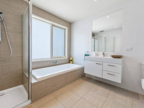 RYE/BLAIRGOWRIE FAMILY ENTERTAINER.. - Accommodation Broadbeach 2