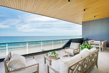 Sable Penthouse At Palm Beach\'s Waterfront with Accommodation Broadbeach