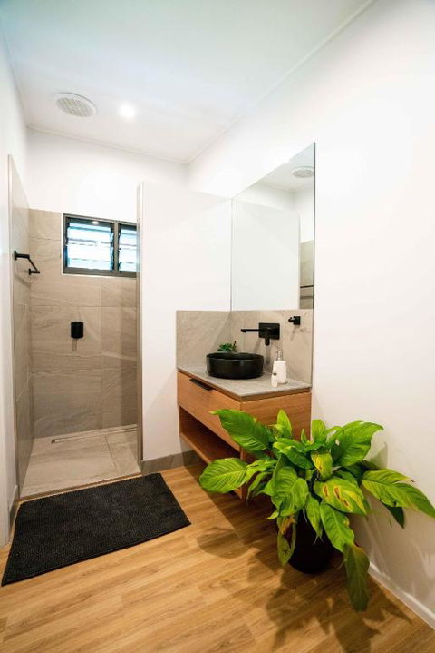 Safari Lodge - Accommodation Broadbeach 3