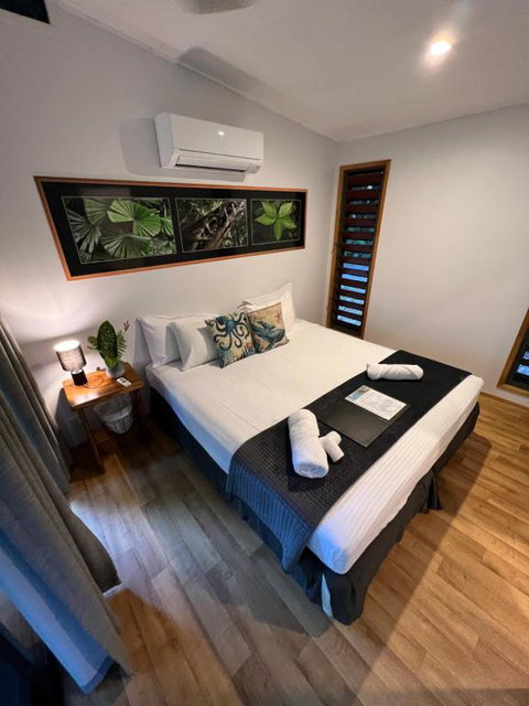 Safari Lodge - Accommodation Broadbeach 1