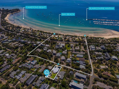 Salt Air Beach Retreat - 280m Walk To Foreshore, Check Out 5pm Sunday! - Accommodation Broadbeach 1