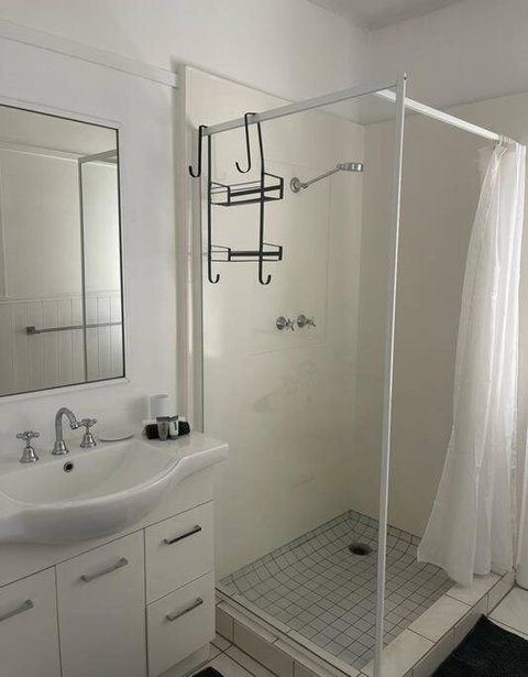 Salt Apartment - Accommodation Broadbeach 2