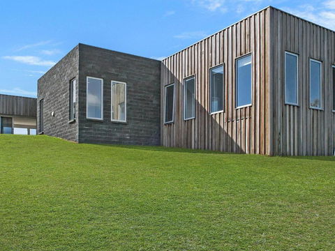 Saltwater Lodge - Accommodation Broadbeach 2