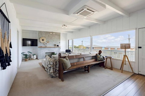 Saltwater Terrace With Panoramic Ocean Views - Accommodation Broadbeach 2