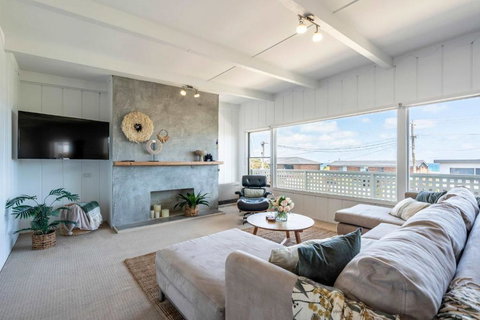 Saltwater Terrace With Panoramic Ocean Views - Accommodation Broadbeach 1