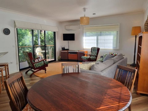 Salty Dog - Accommodation Broadbeach 2