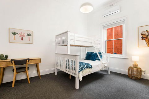 Salty Pines - 3BR House Glenelg South - Accommodation Broadbeach 3