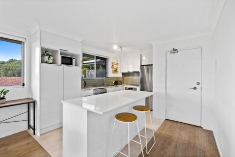 Salty Sea Breeze Apartment 500m To Waters Edge - Accommodation Broadbeach 1