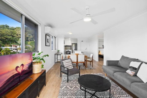 Salty Sea Breeze Apartment 500m To Waters Edge - Accommodation Broadbeach 0