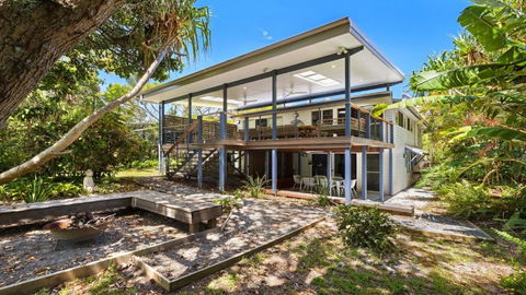 Salty Seaside - Accommodation Broadbeach 0