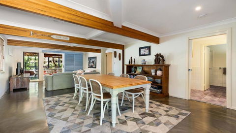 Salty Seaside - Accommodation Broadbeach 1