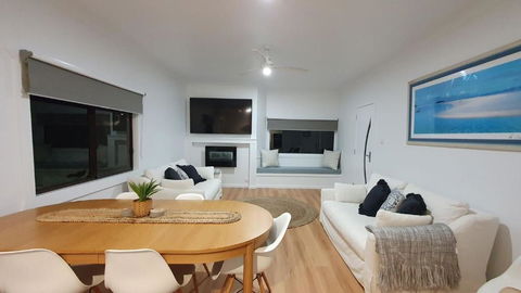 Sand And Swell At Sawtell - Accommodation Broadbeach 0