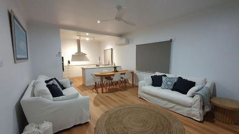 Sand And Swell At Sawtell - Accommodation Broadbeach 2