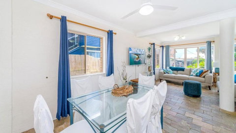 Sandilands 2 - Accommodation Broadbeach 1