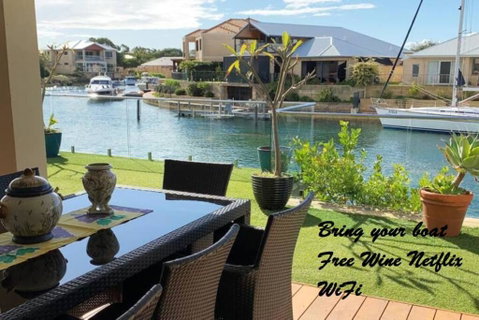 Sandpiper Island Tranquil Waterfront Views & Jetty - Accommodation Broadbeach 0