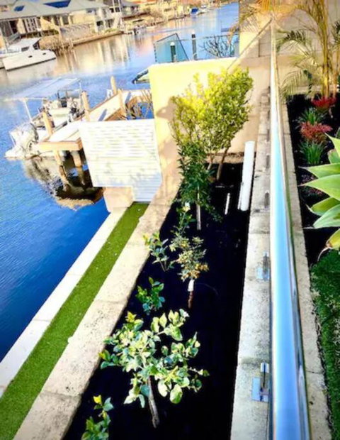 Sandpiper Island Tranquil Waterfront Views & Jetty - Accommodation Broadbeach 1