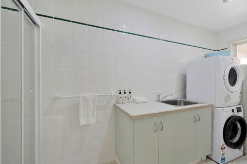 Sandy Cove @ Royle Palms - Accommodation Broadbeach 2