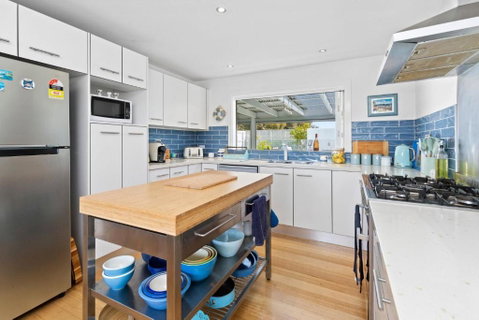 SANTORINI BEACH HOUSE SAFETY BEACH - Accommodation Broadbeach 2
