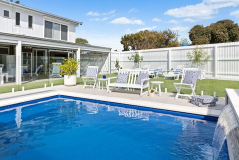 SANTORINI BEACH HOUSE SAFETY BEACH - Accommodation Broadbeach 0