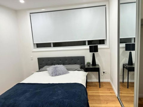 Shiny New House 5 Bedroom 3Bathroom +Study/BackYd - Accommodation Broadbeach 2