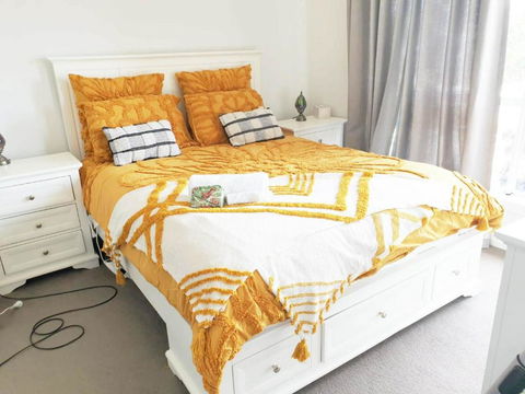 Snug & Cozy Ensuite In A New House - Accommodation Broadbeach 0