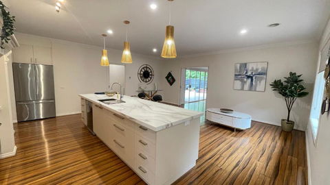 StayAU 4BRM Chic Urban Retreat - Accommodation Broadbeach 2