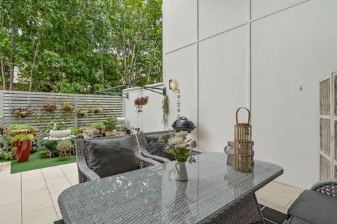Stunning 3-bedroom Townhouse - Accommodation Broadbeach 0
