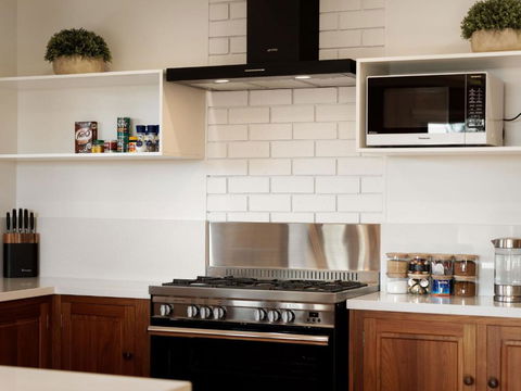 Ten Fifty Bakers - Accommodation Broadbeach 1