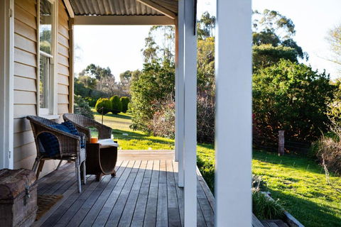 Table Hill Cottage - Accommodation Broadbeach 3