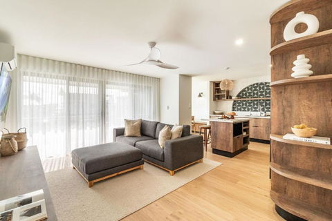 Talinga 2 - Sunset Views - Accommodation Broadbeach 3