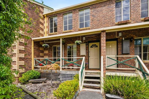 Tapanak Renovated Townhouse Close To City - Accommodation Broadbeach 0