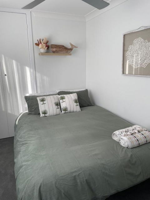 Tarbuck Lake House - Accommodation Broadbeach 3