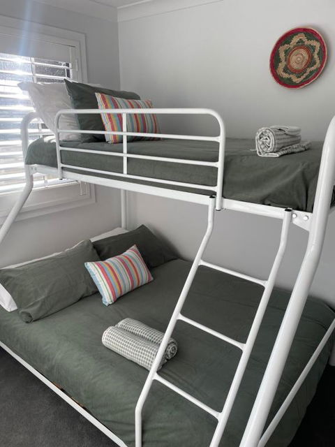 Tarbuck Lake House - Accommodation Broadbeach 1